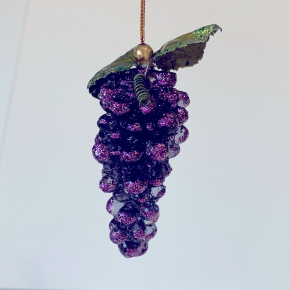 Mark Roberts Collection grapes cluster ornament - Picture 3 of 12